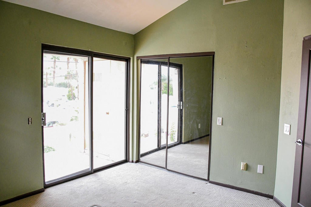 401 E Vista Chino 6