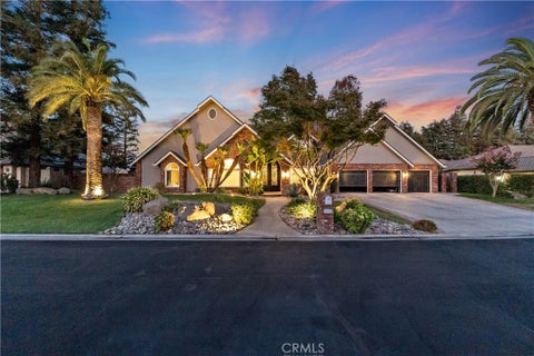 Photo of 6054 N Woodson Avenue, Fresno, CA 93711 (MLS # FR26194397)