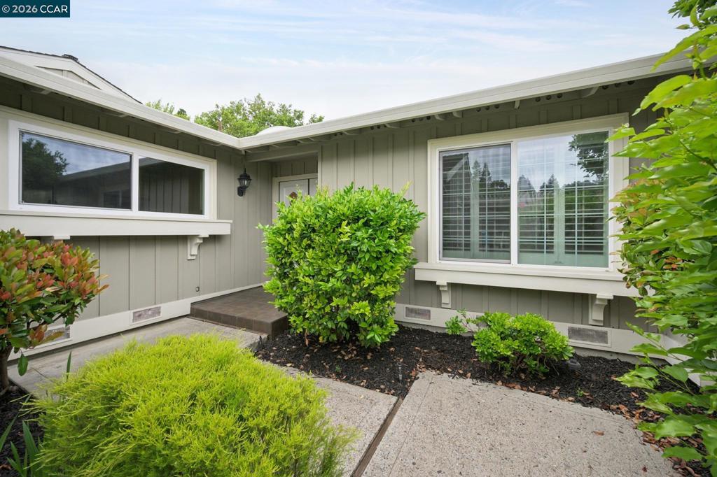 2137 Presidio Ct