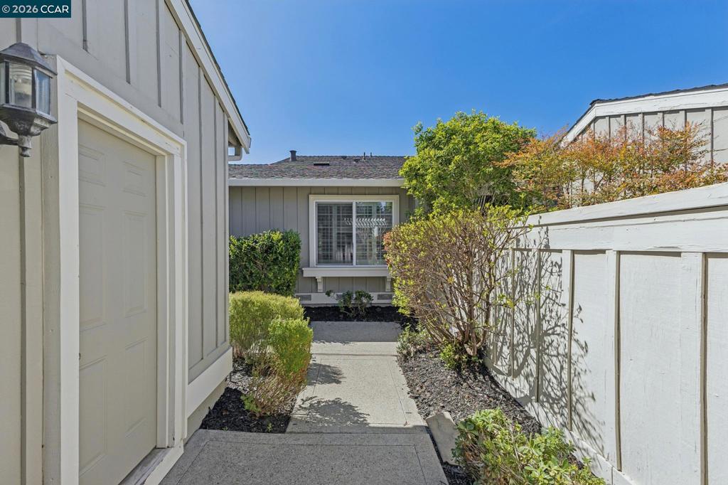 2137 Presidio Ct