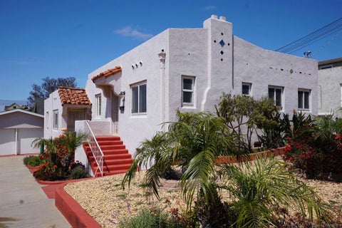 Photo of 2444 Curlew St, San Diego, CA 92101 (MLS # 260019389SD)