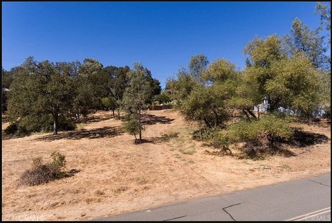 Photo of 18480 N Shore Dr, Hidden Valley Lake, CA 95467 (MLS # PV25230952)