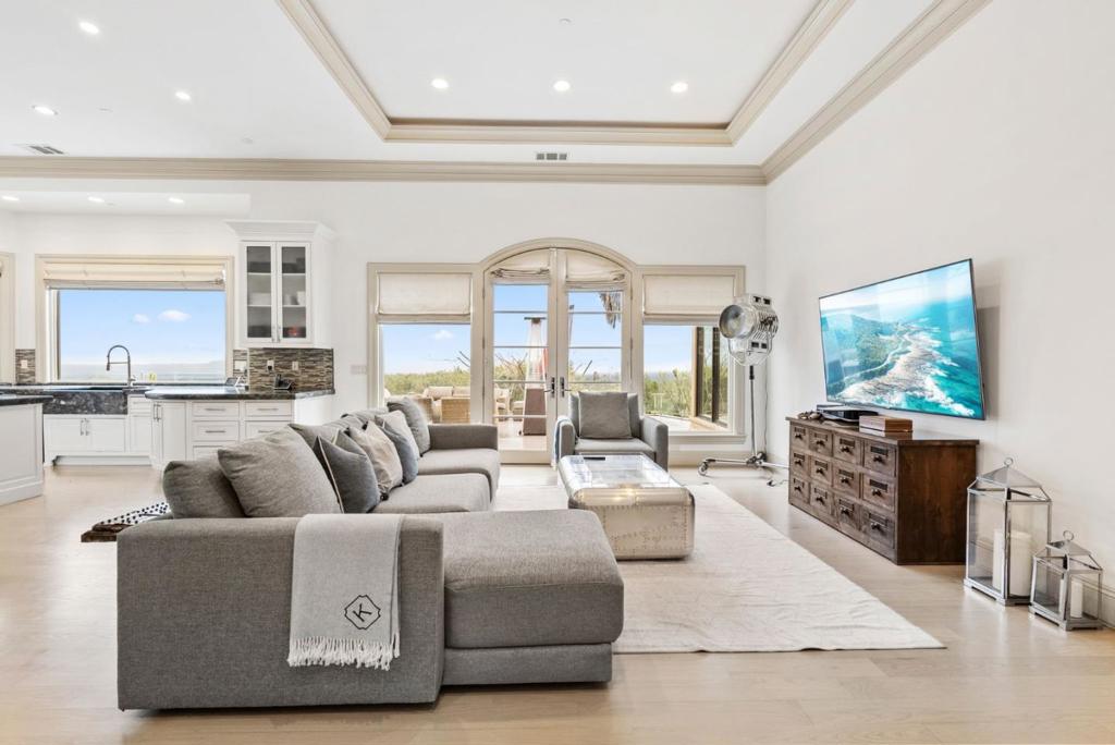 12252 Menalto Drive