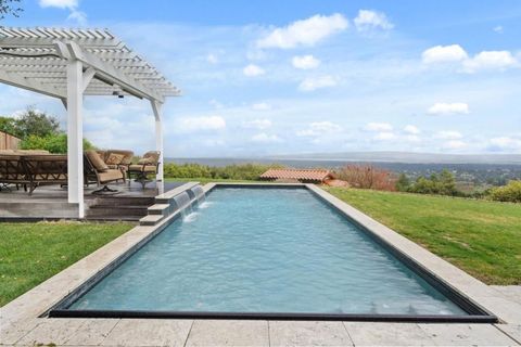 12252 Menalto Drive Los Altos Hills CA 94022