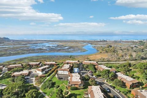 Photo of 2422 Caminito Ocean Cv Cv, Cardiff By The Sea, CA 92007 (MLS # 250044929SD)