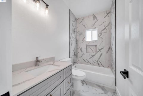 Tiny photo for 3035 Logan St St, Oakland, CA 94601 (MLS # 41151553)