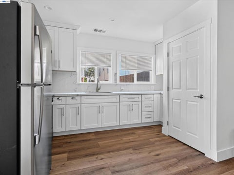 Tiny photo for 3035 Logan St St, Oakland, CA 94601 (MLS # 41151553)