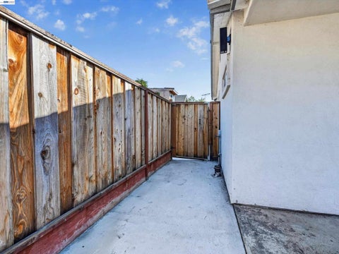 Tiny photo for 3035 Logan St St, Oakland, CA 94601 (MLS # 41151553)