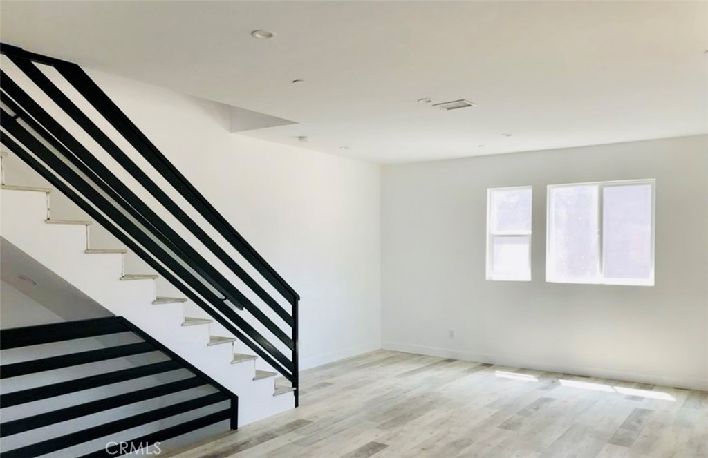 Properties 4 644 N Manhattan Place