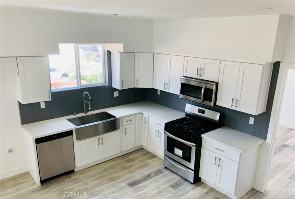 Properties 2 644 N Manhattan Place