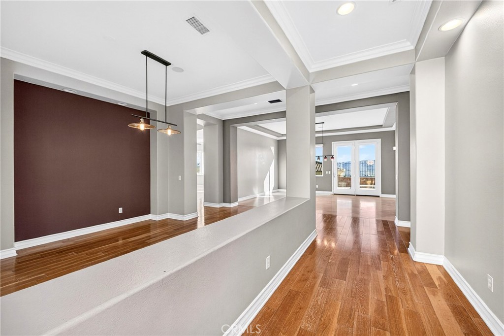 7837 Lady Banks Loop