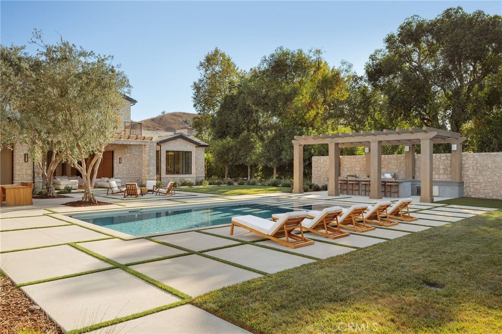 All new World class trophy estate with a premier location in the ultra – image 68