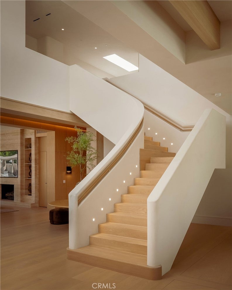 All new World class trophy estate with a premier location in the ultra – image 10