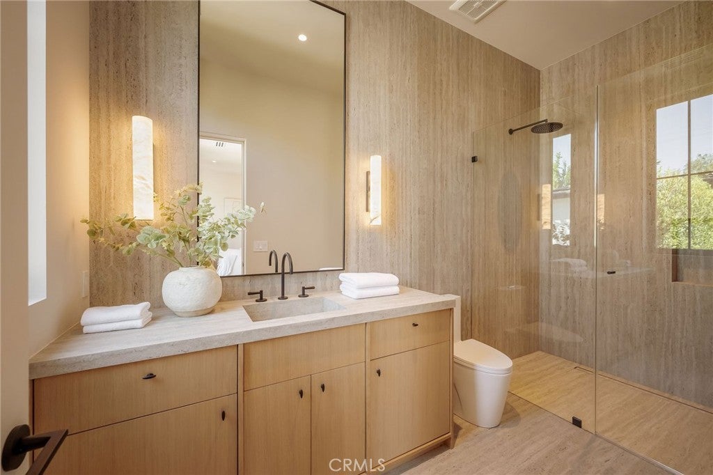 All new World class trophy estate with a premier location in the ultra – image 41