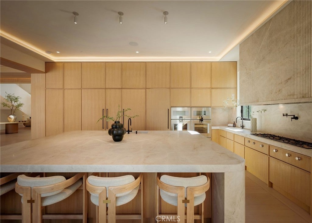 All new World class trophy estate with a premier location in the ultra – image 17