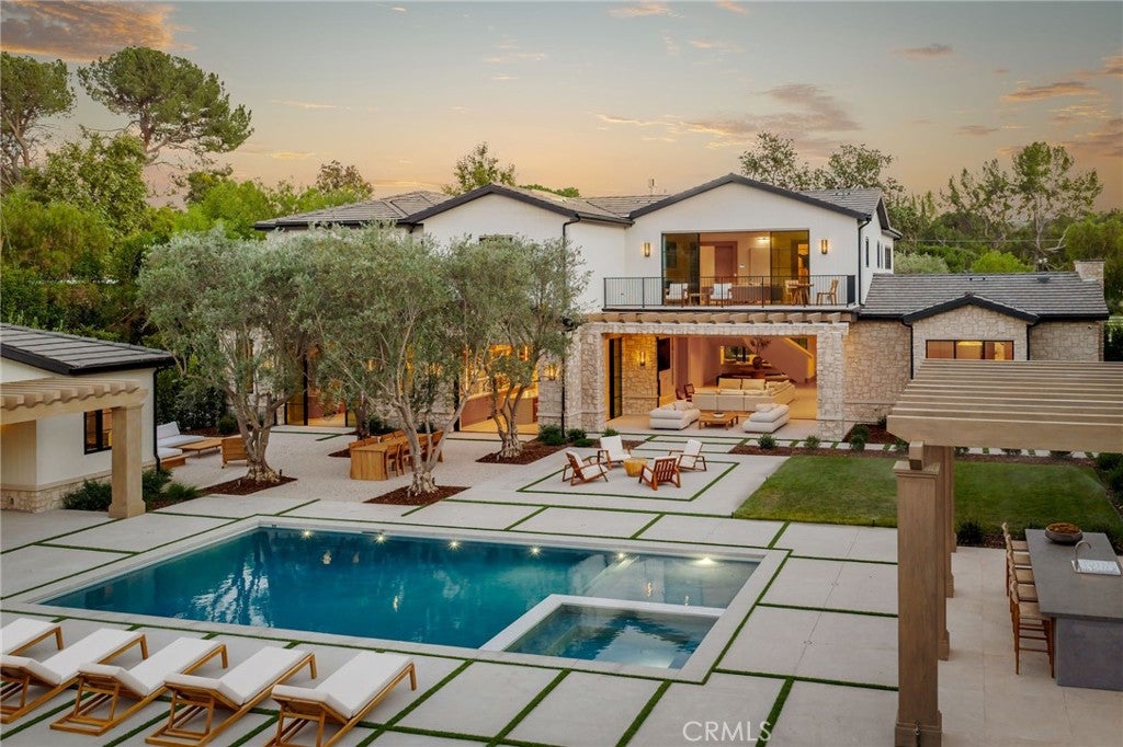 All new World class trophy estate with a premier location in the ultra – image 3