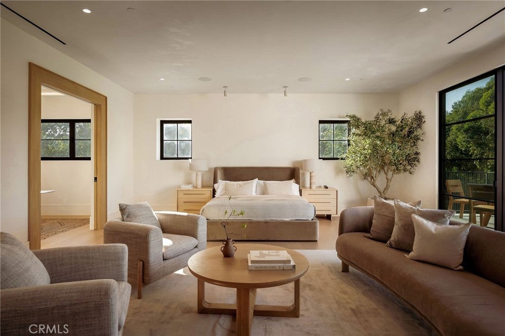 All new World class trophy estate with a premier location in the ultra – image 30