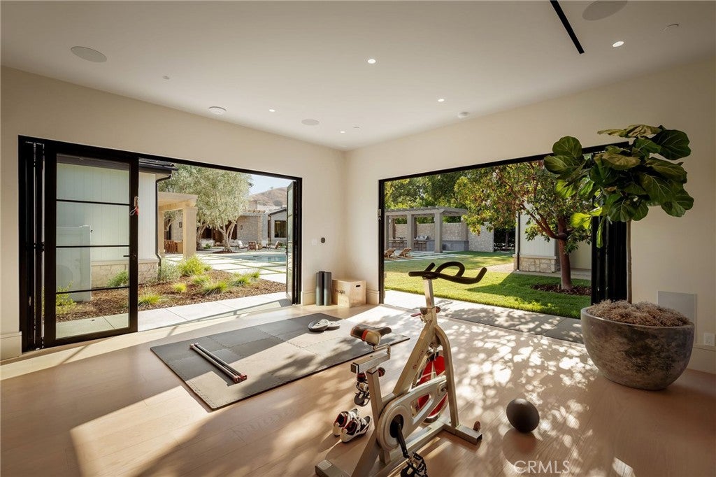 All new World class trophy estate with a premier location in the ultra – image 55