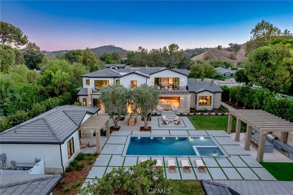 All new World class trophy estate with a premier location in the ultra – image 1