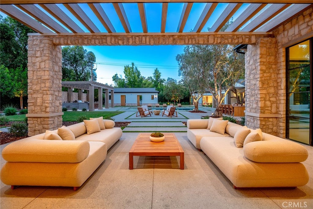 All new World class trophy estate with a premier location in the ultra – image 5