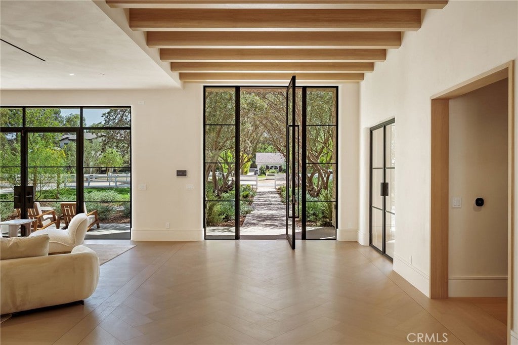All new World class trophy estate with a premier location in the ultra – image 7