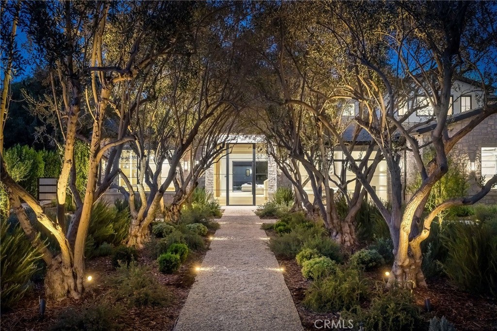 All new World class trophy estate with a premier location in the ultra – image 61