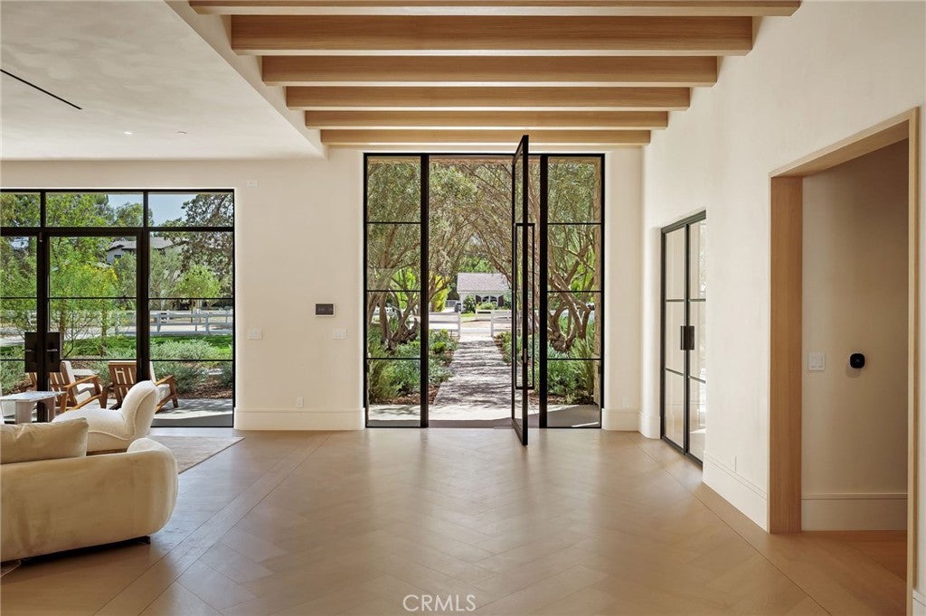 All new World class trophy estate with a premier location in the ultra – image 8