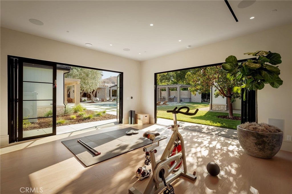 All new World class trophy estate with a premier location in the ultra – image 54