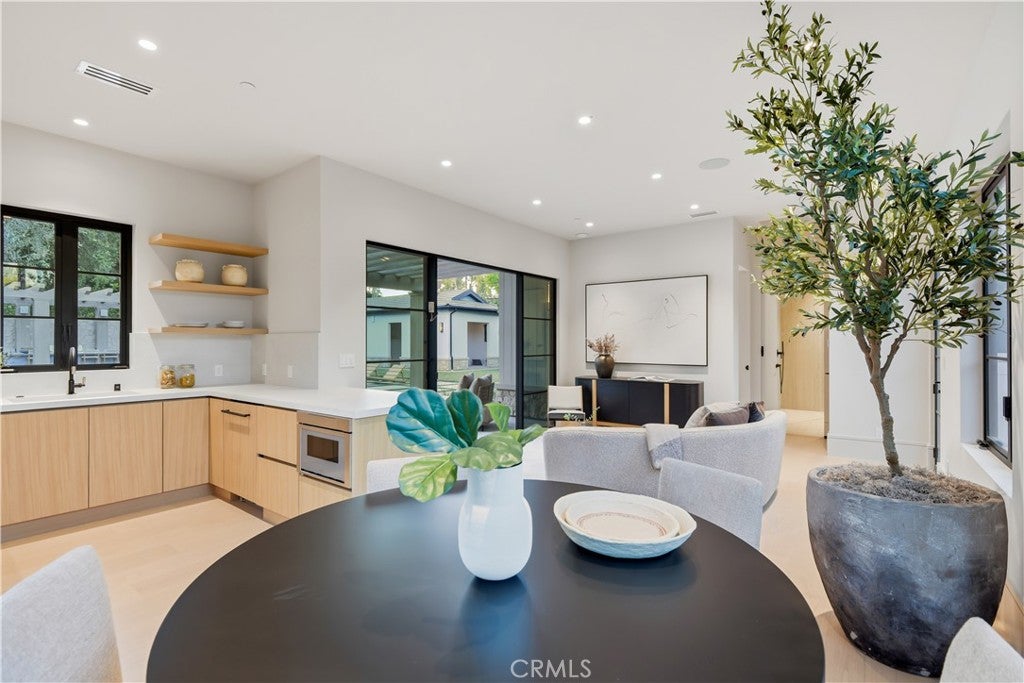 All new World class trophy estate with a premier location in the ultra – image 51