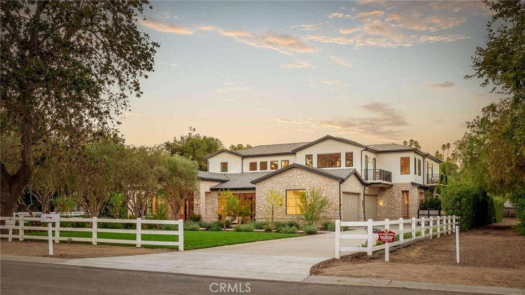 All new World class trophy estate with a premier location in the ultra – image 58