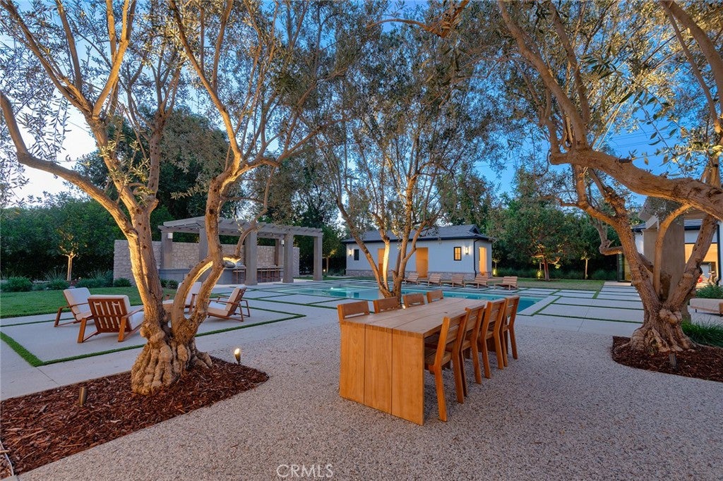 All new World class trophy estate with a premier location in the ultra – image 56
