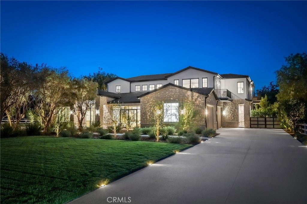 All new World class trophy estate with a premier location in the ultra – image 60