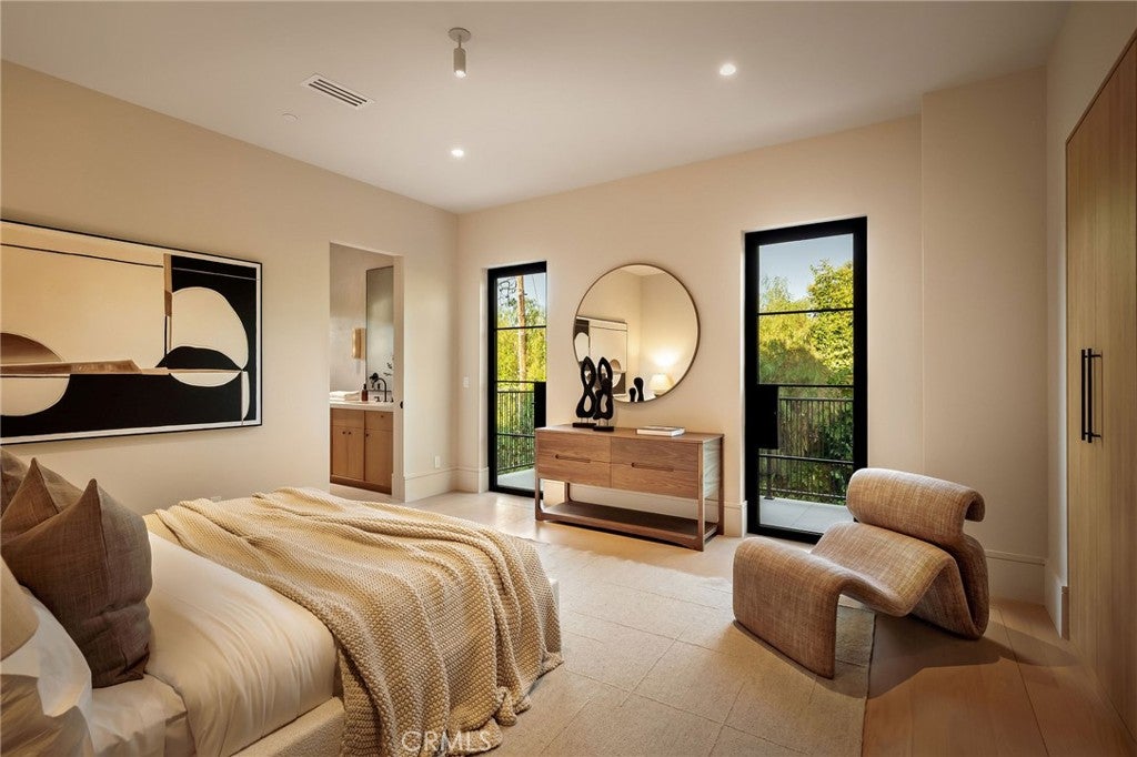 All new World class trophy estate with a premier location in the ultra – image 45