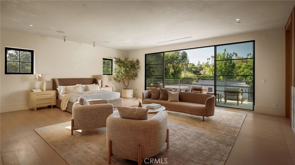 All new World class trophy estate with a premier location in the ultra – image 29