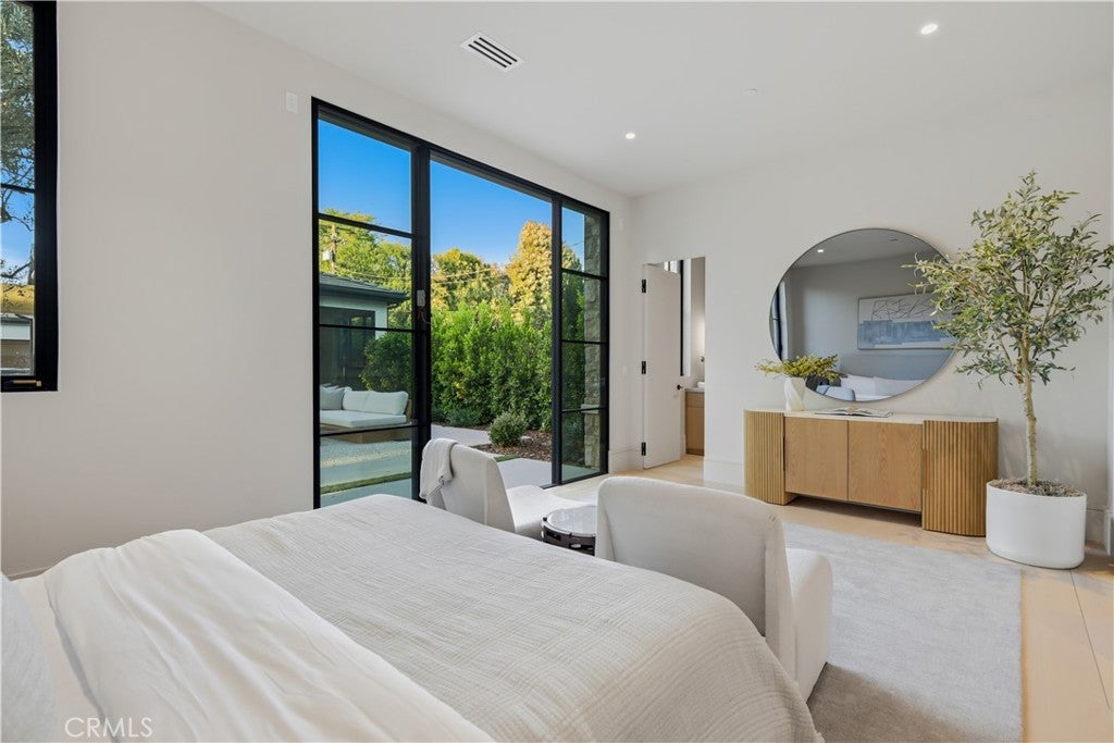 All new World class trophy estate with a premier location in the ultra – image 39