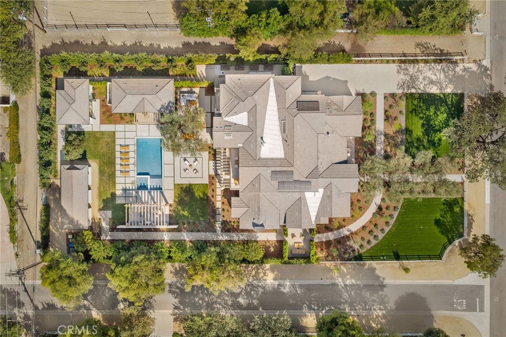All new World class trophy estate with a premier location in the ultra – image 57