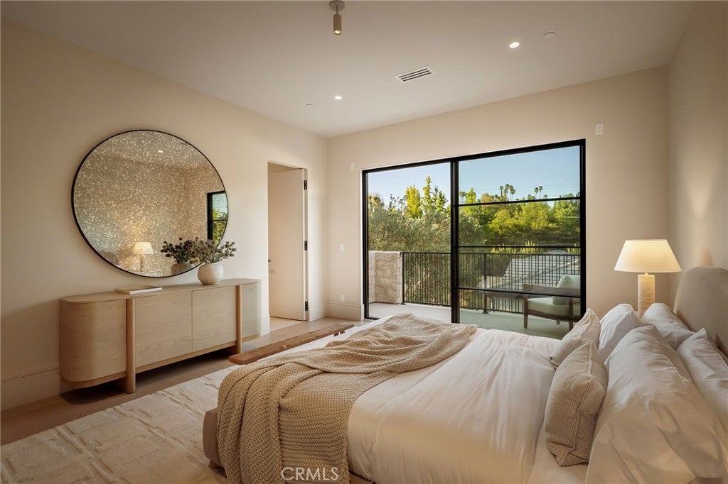 All new World class trophy estate with a premier location in the ultra – image 48