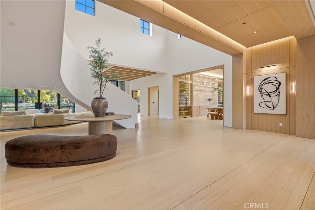 All new World class trophy estate with a premier location in the ultra – image 8
