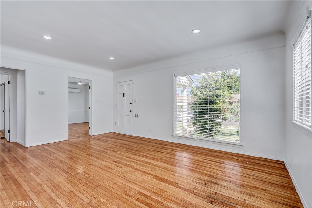 2602 W 157th