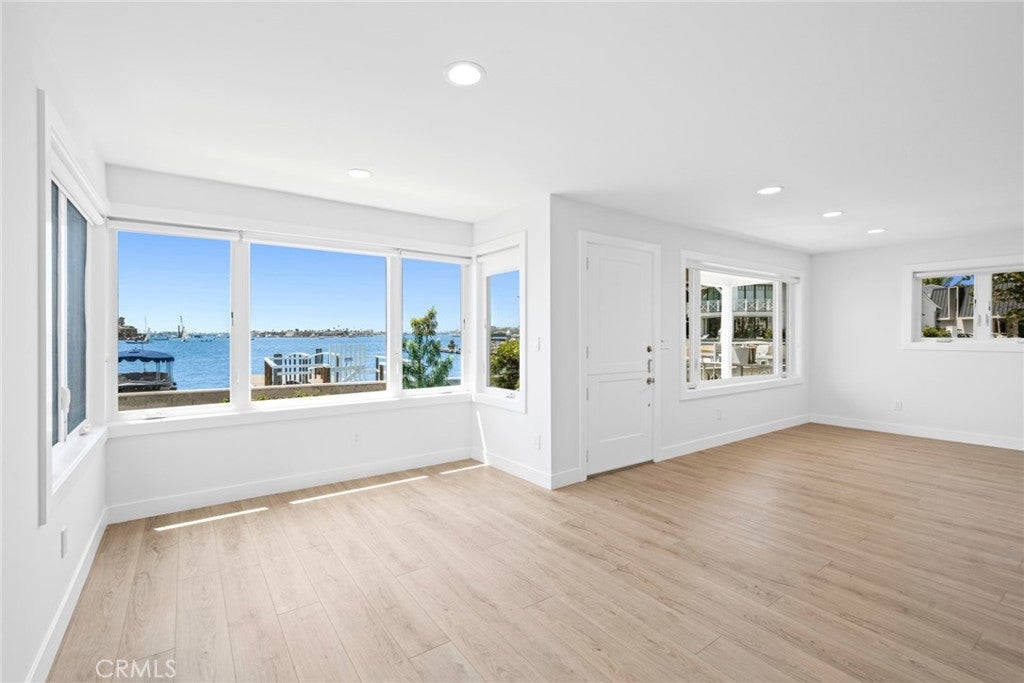 112 S Bay Front