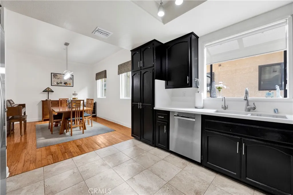 South Pasadena, California 91030, United States, 3 Bedrooms Bedrooms, ,3 BathroomsBathrooms,Residential,Active,228352