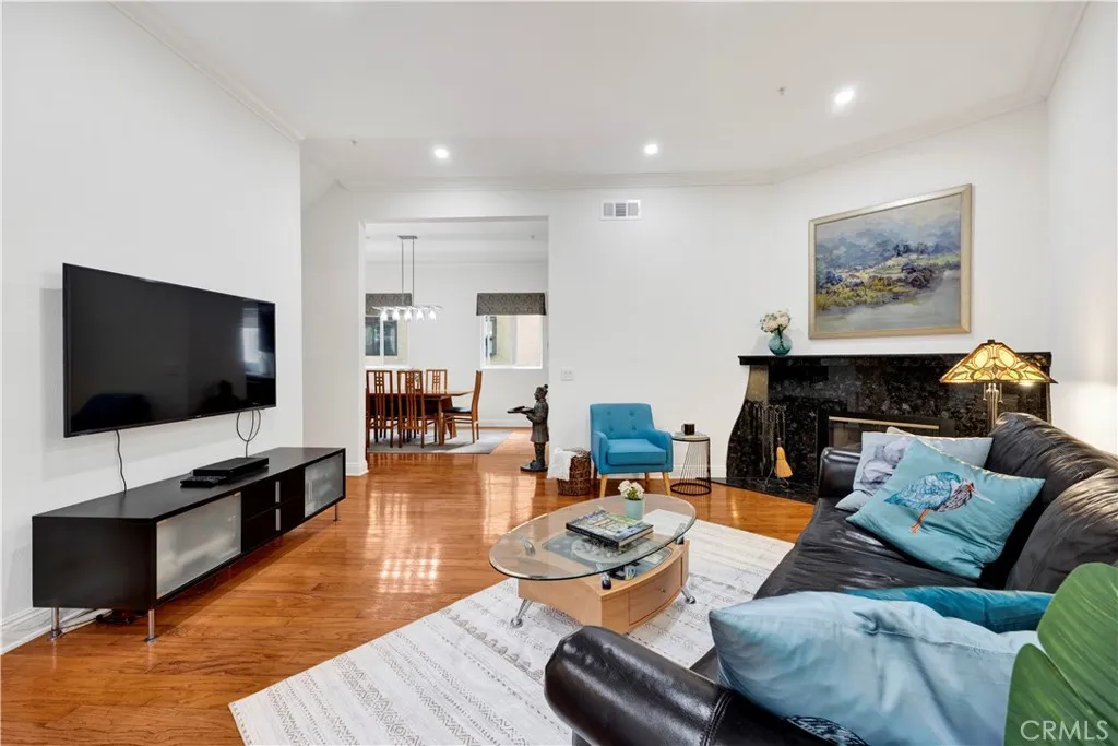 South Pasadena, California 91030, United States, 3 Bedrooms Bedrooms, ,3 BathroomsBathrooms,Residential,Active,228352