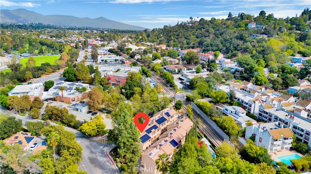 South Pasadena, California 91030, United States, 3 Bedrooms Bedrooms, ,3 BathroomsBathrooms,Residential,Active,228352