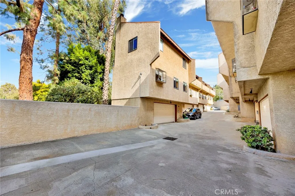 South Pasadena, California 91030, United States, 3 Bedrooms Bedrooms, ,3 BathroomsBathrooms,Residential,Active,228352