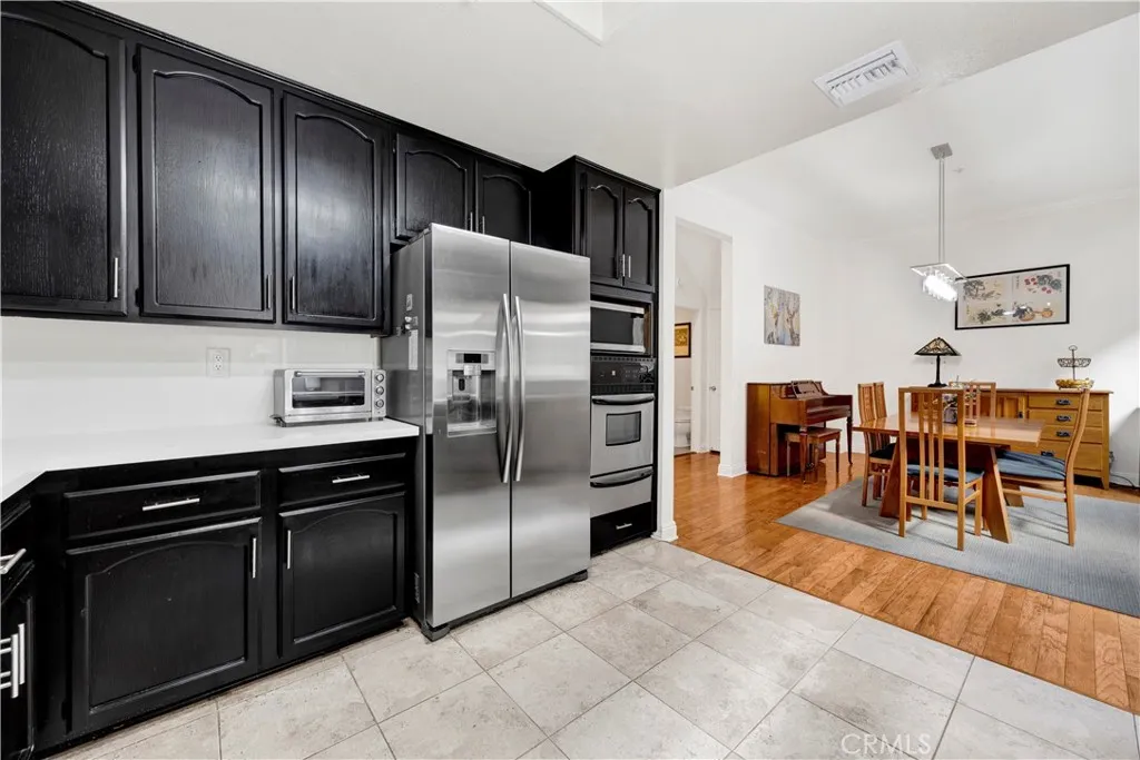 South Pasadena, California 91030, United States, 3 Bedrooms Bedrooms, ,3 BathroomsBathrooms,Residential,Active,228352