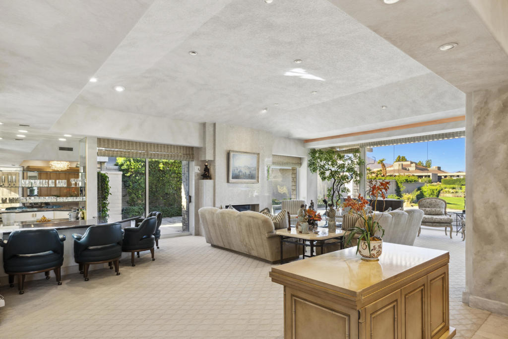 1 Regency Drive