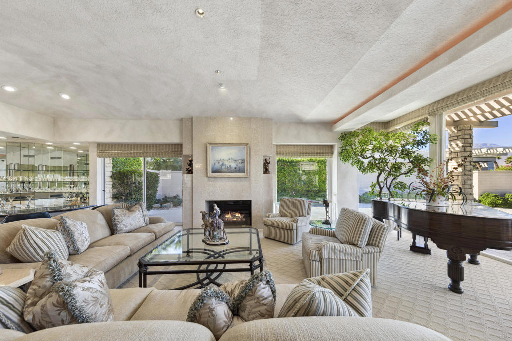 1 Regency Drive