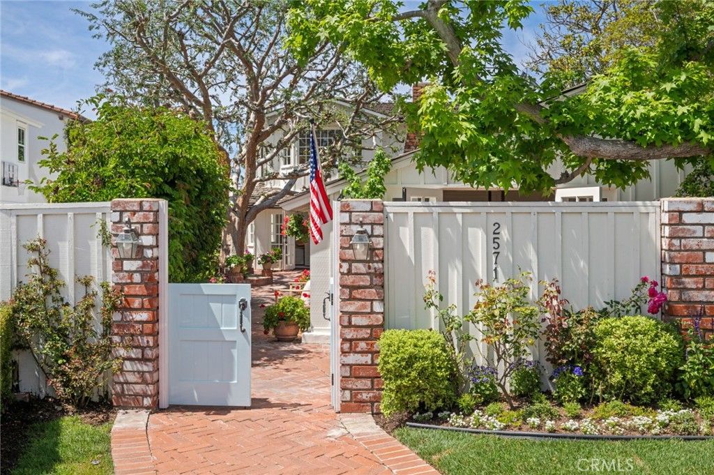 Photo of 2571 Waverly Drive, Newport Beach, CA 92663 (MLS # NP26056284)