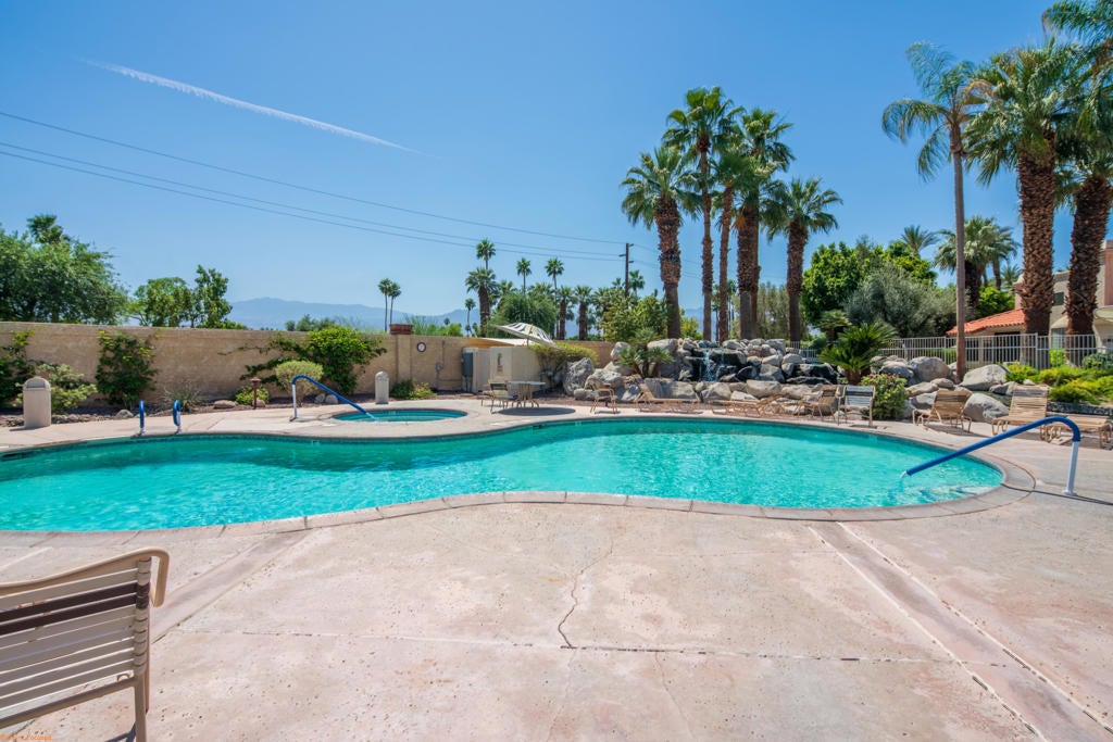106 Towle Circle