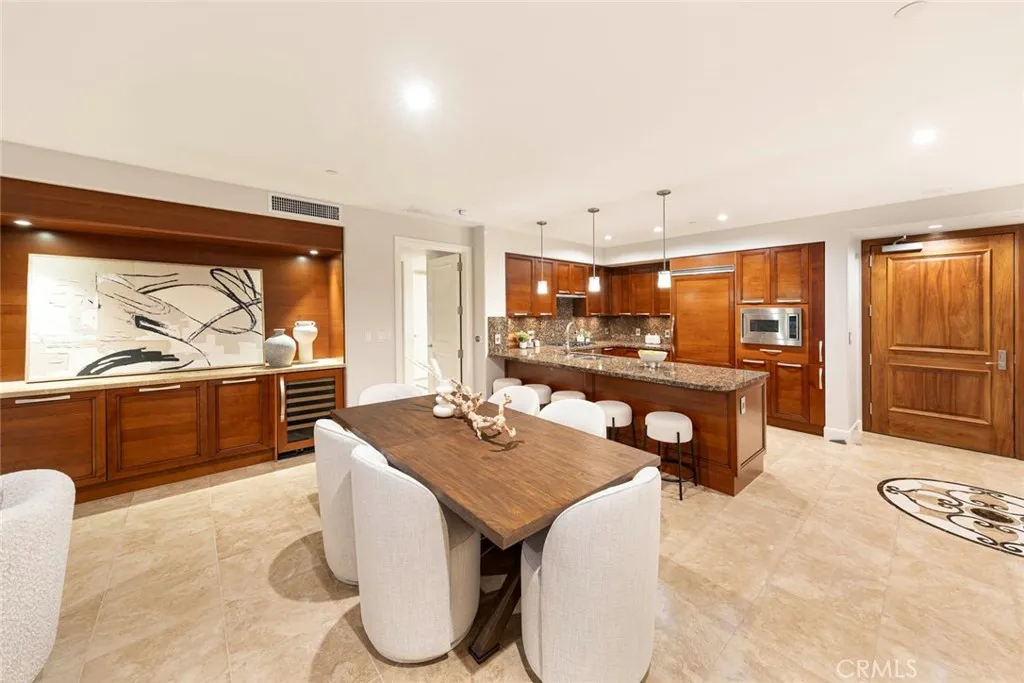 Irvine, California 92612, United States, 2 Bedrooms Bedrooms, ,2 BathroomsBathrooms,Residential,Active,209739